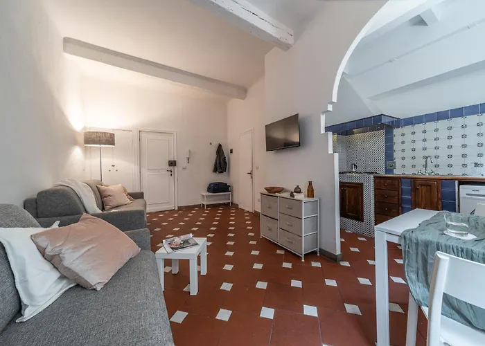 The Florentine Backpacker Apartment
